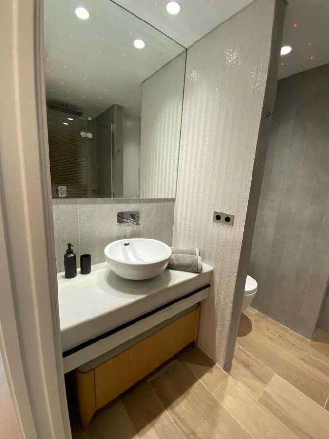 شقة Luxurious Flat With Magical Sea View ماربيا المظهر الخارجي الصورة
